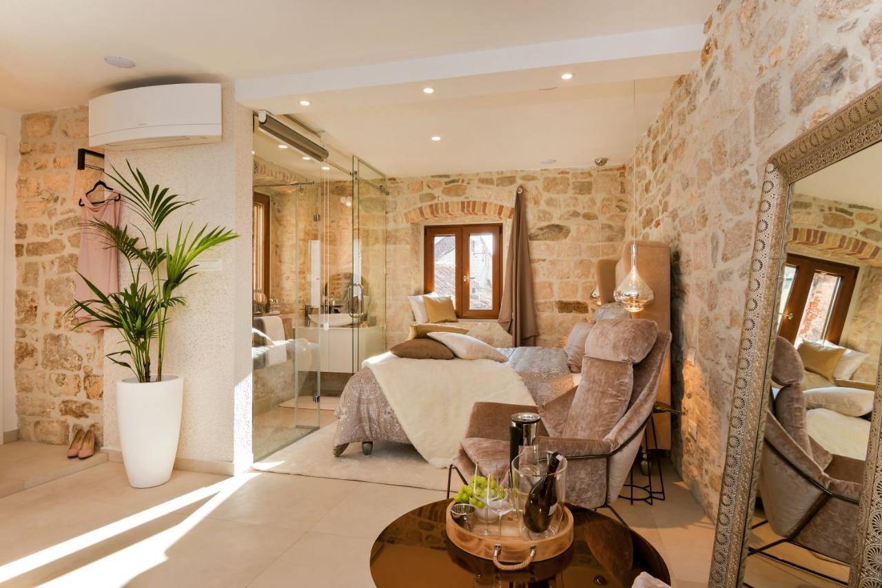 Luxury Studio Apartment Eminence Split In The Old Center Of Split On Pjaca Square Exterior foto